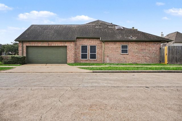 1601 Oak Place Court, Pearland, TX 77581