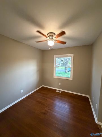 3010 Turf Avenue NW, Huntsville, AL 35816