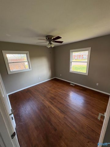 3010 Turf Avenue NW, Huntsville, AL 35816