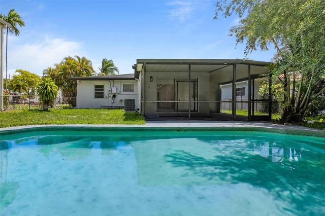 2517 Polk St, Hollywood, FL 33020