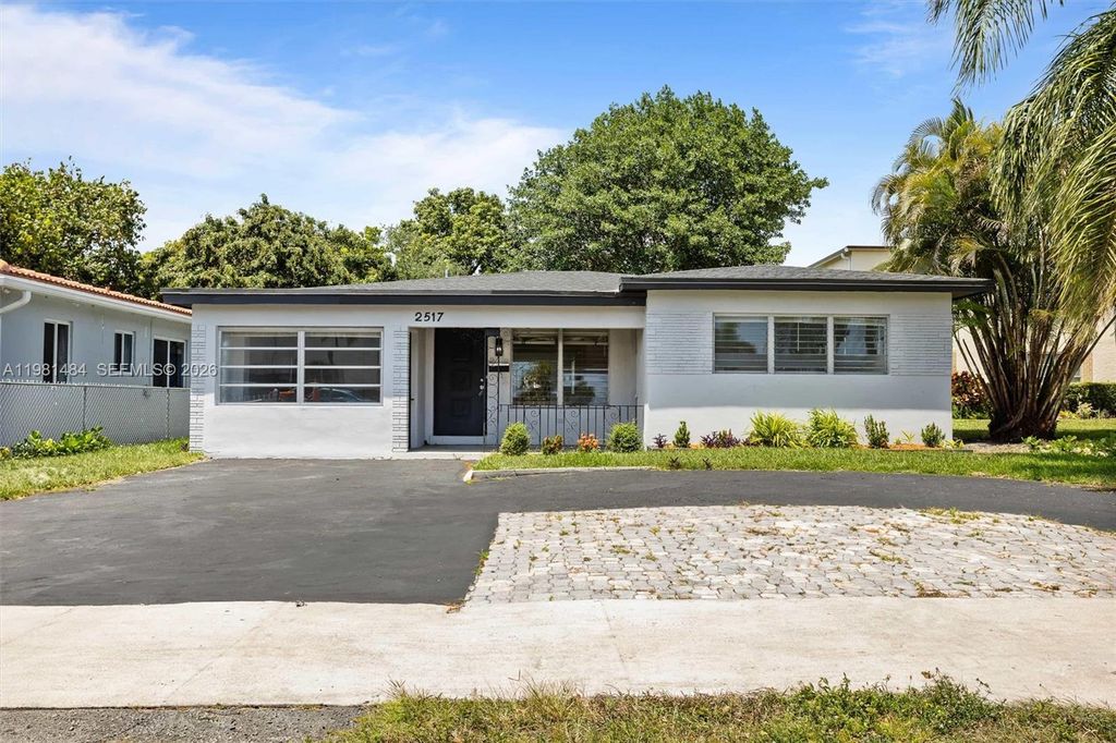 2517 Polk St, Hollywood, FL 33020