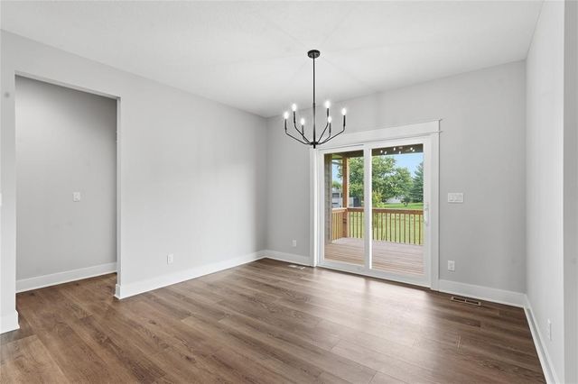 475 SE Walnut Woods Drive, West Des Moines, IA 50265