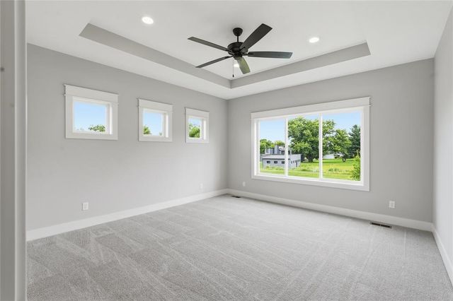 475 SE Walnut Woods Drive, West Des Moines, IA 50265