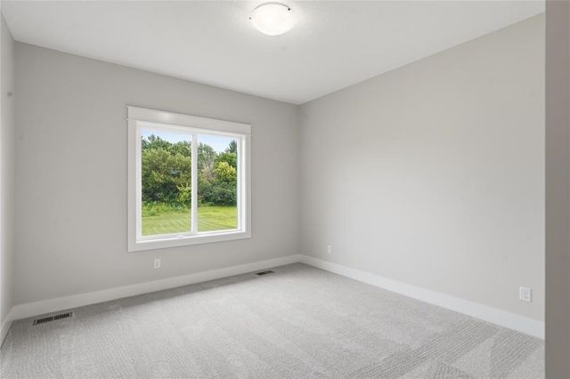 475 SE Walnut Woods Drive, West Des Moines, IA 50265