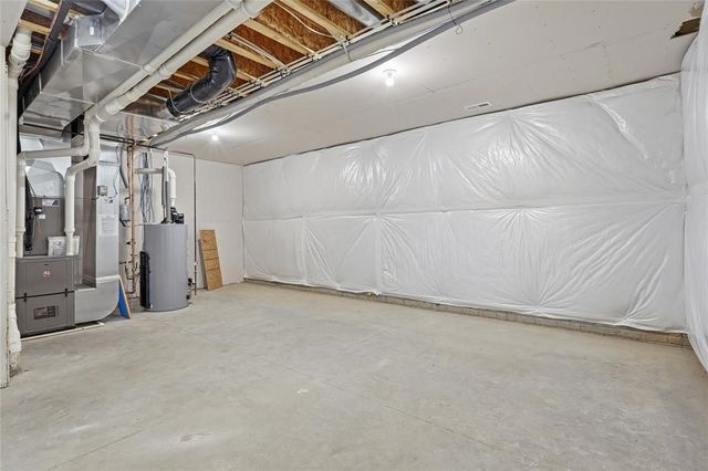 475 SE Walnut Woods Drive, West Des Moines, IA 50265