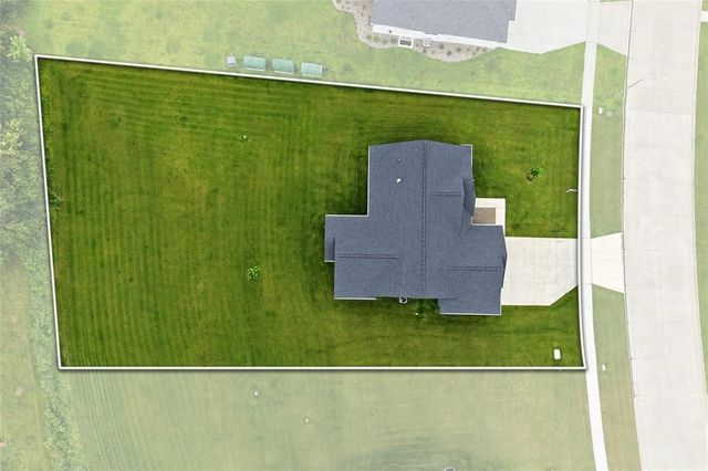 475 SE Walnut Woods Drive, West Des Moines, IA 50265