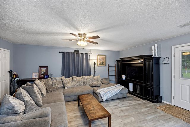 227 W Tucker Road, Pottsville, AR 72858
