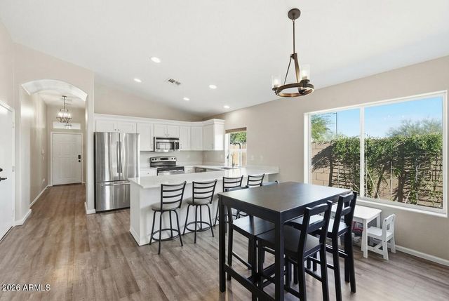 2829 E PARK VIEW Lane, Phoenix, AZ 85024