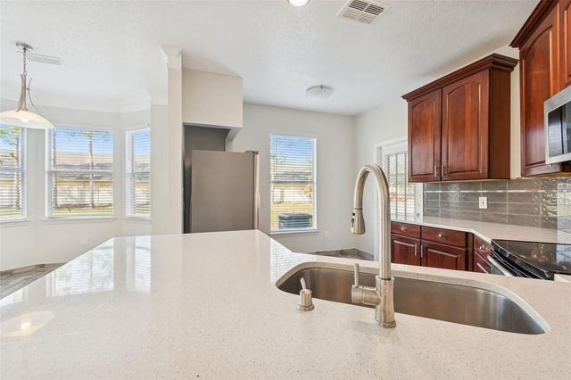 17932 VILLA CREEK DRIVE, Tampa, FL 33647