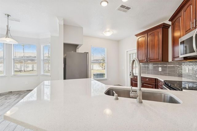 17932 VILLA CREEK DRIVE, Tampa, FL 33647