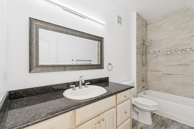 17932 VILLA CREEK DRIVE, Tampa, FL 33647