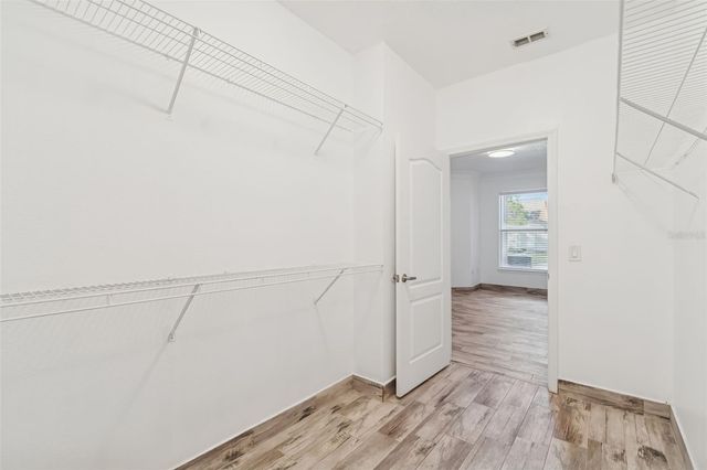 17932 VILLA CREEK DRIVE, Tampa, FL 33647