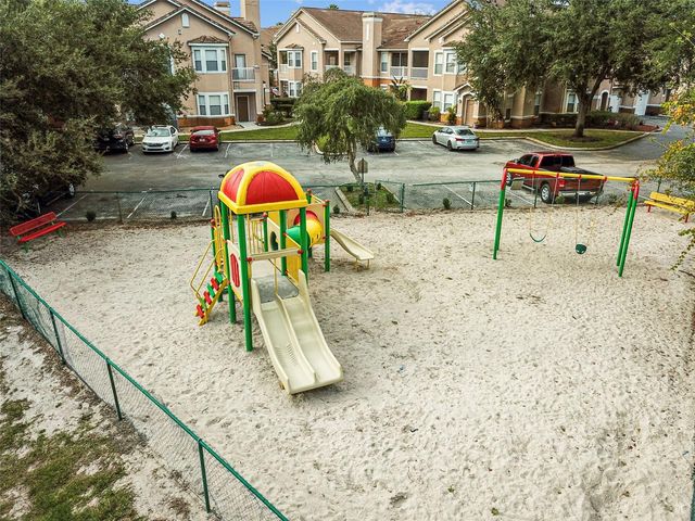 17932 VILLA CREEK DRIVE, Tampa, FL 33647