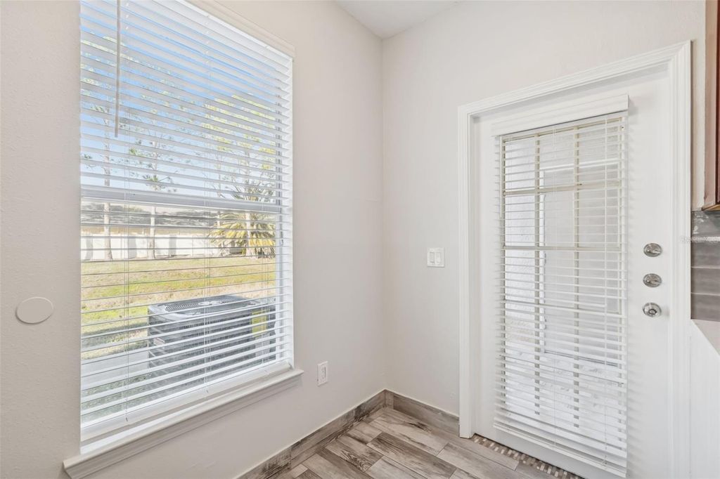 Image 25 of property listing at 17932 VILLA CREEK DRIVE, Tampa, FL 33647