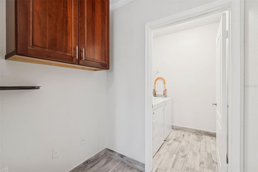 Image 30 of property listing at 17932 VILLA CREEK DRIVE, Tampa, FL 33647