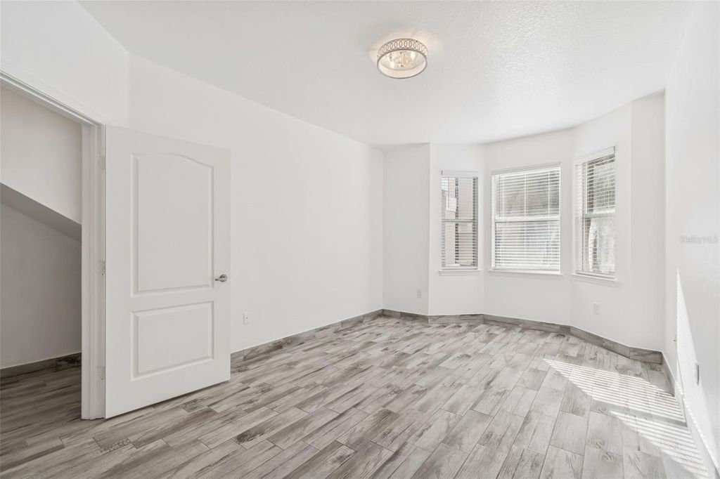 Image 36 of property listing at 17932 VILLA CREEK DRIVE, Tampa, FL 33647