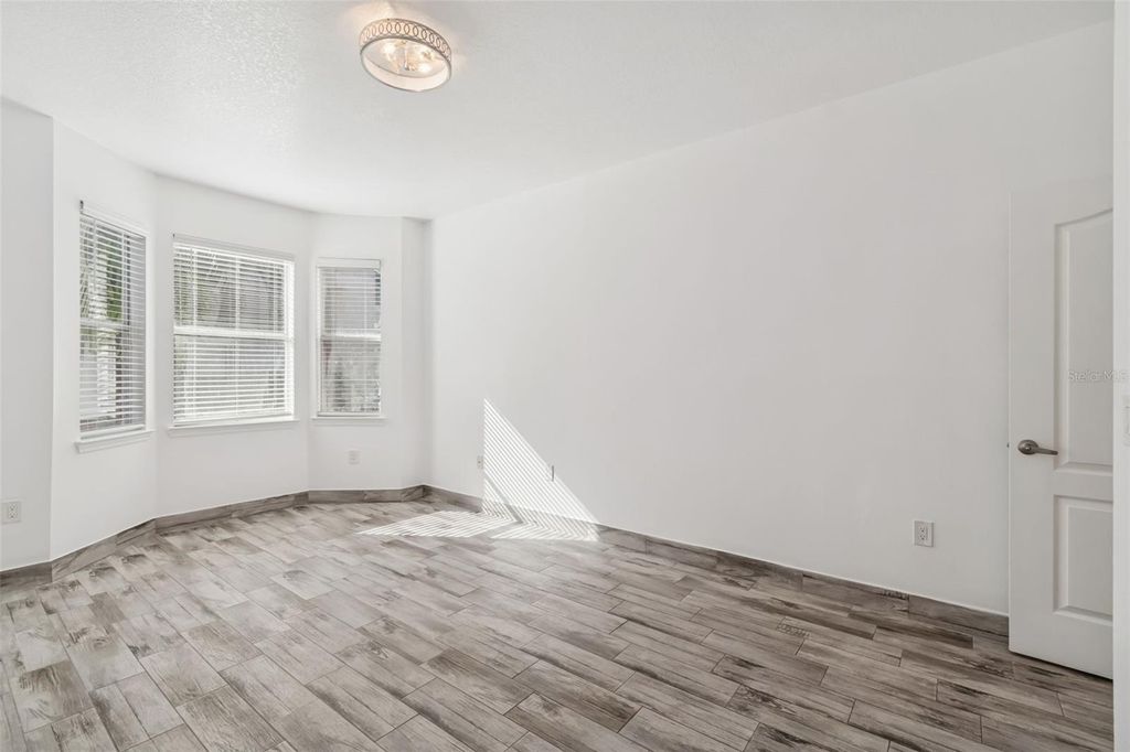 Image 39 of property listing at 17932 VILLA CREEK DRIVE, Tampa, FL 33647