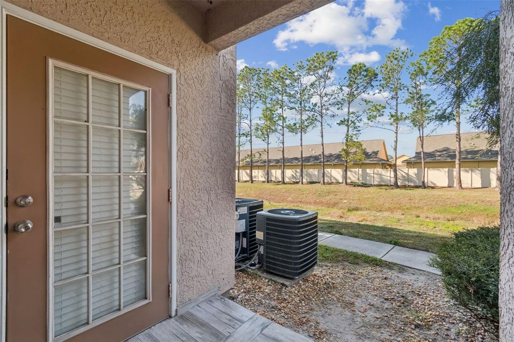 Image 46 of property listing at 17932 VILLA CREEK DRIVE, Tampa, FL 33647