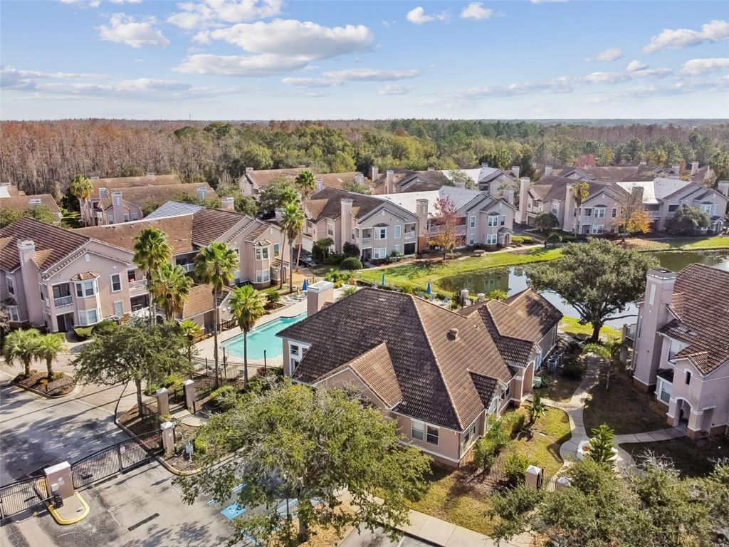 Image 50 of property listing at 17932 VILLA CREEK DRIVE, Tampa, FL 33647