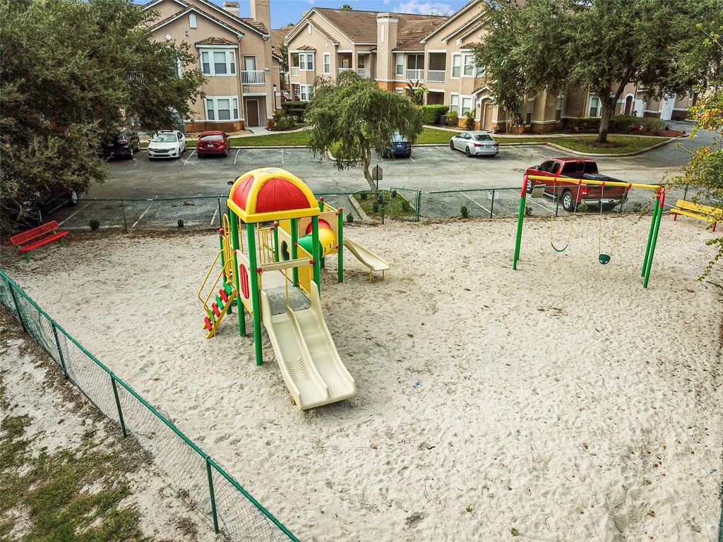 Image 54 of property listing at 17932 VILLA CREEK DRIVE, Tampa, FL 33647