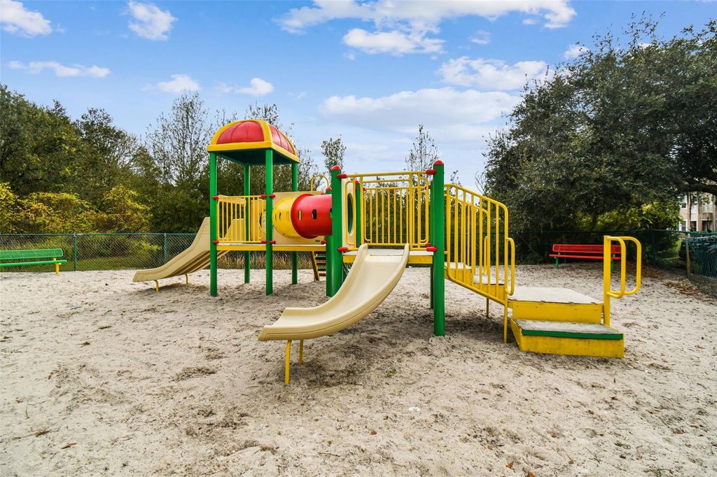 Image 57 of property listing at 17932 VILLA CREEK DRIVE, Tampa, FL 33647