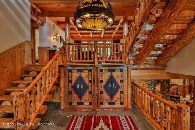 6 White Way, Windham, NY 12496