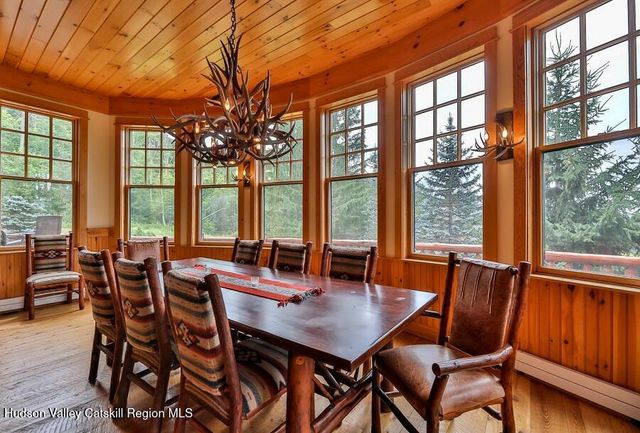 6 White Way, Windham, NY 12496