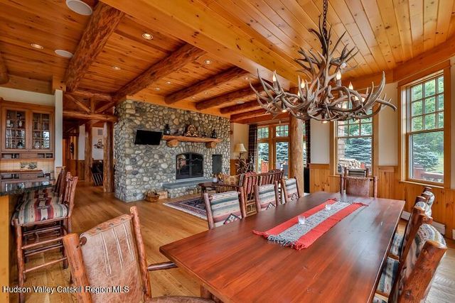 6 White Way, Windham, NY 12496