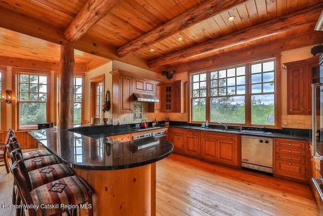 6 White Way, Windham, NY 12496