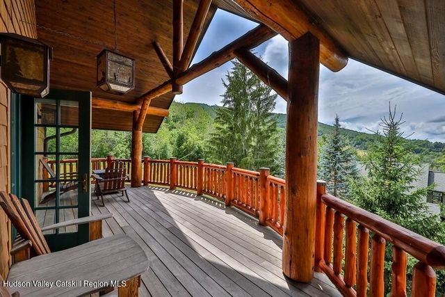 6 White Way, Windham, NY 12496