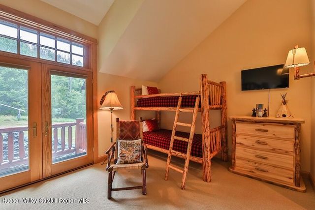 6 White Way, Windham, NY 12496