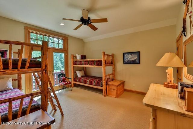 6 White Way, Windham, NY 12496