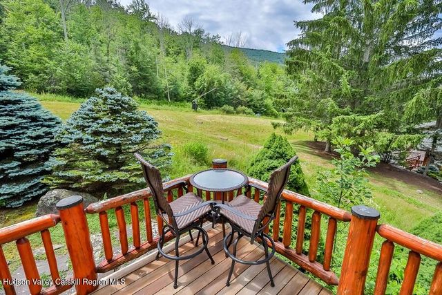 6 White Way, Windham, NY 12496