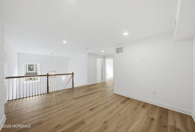 10 Remington Court, Farmingdale, NJ 07727