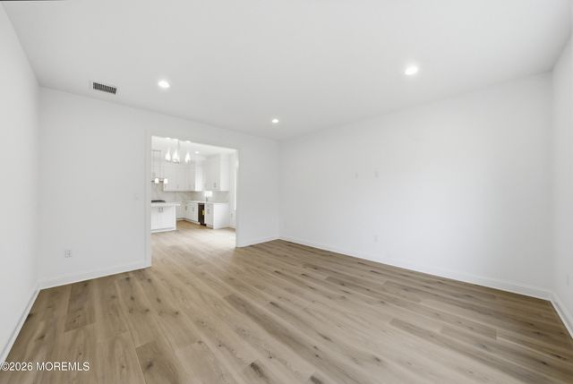 10 Remington Court, Farmingdale, NJ 07727