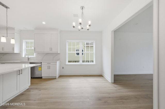 10 Remington Court, Farmingdale, NJ 07727