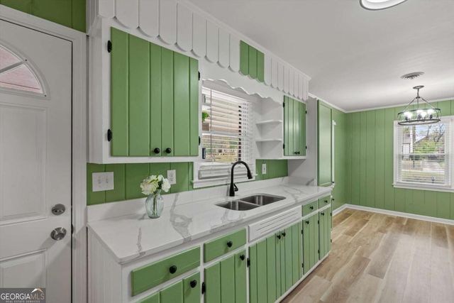 628 S Evelyn Place NW, Atlanta, GA 30318