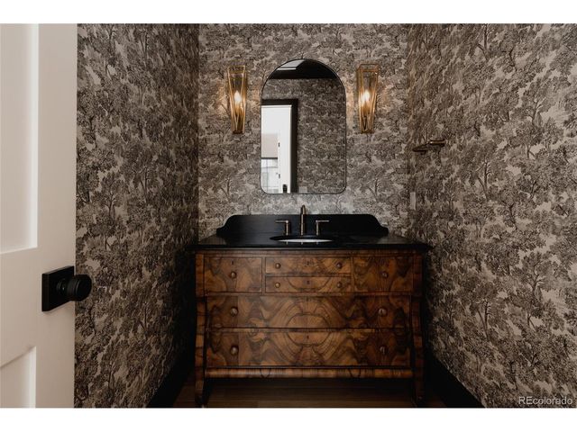 1935 Meade St, Denver, CO 80211