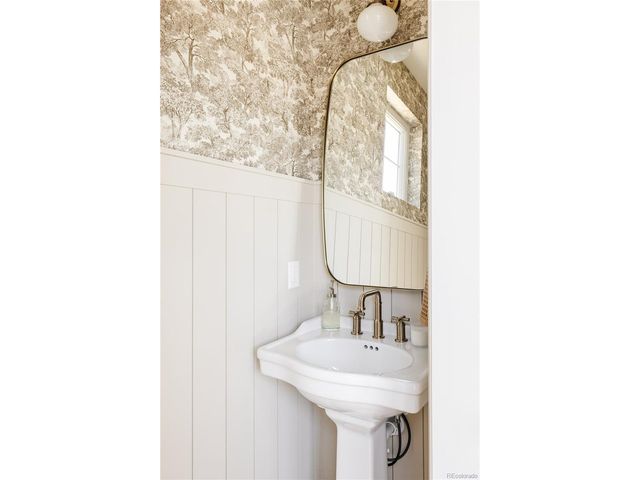 1935 Meade St, Denver, CO 80211