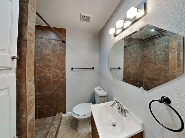 2141 Province Lane, Dallas, TX 75228