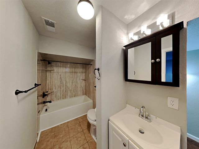 2141 Province Lane, Dallas, TX 75228