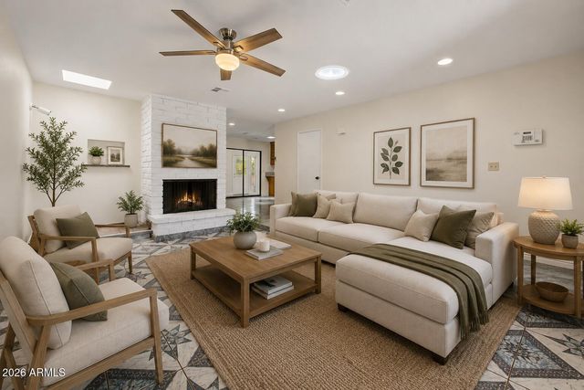1817 W ISLETA Avenue, Mesa, AZ 85202