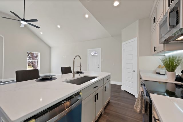 200 Harris Harbor Road, East Tawakoni, TX 75472