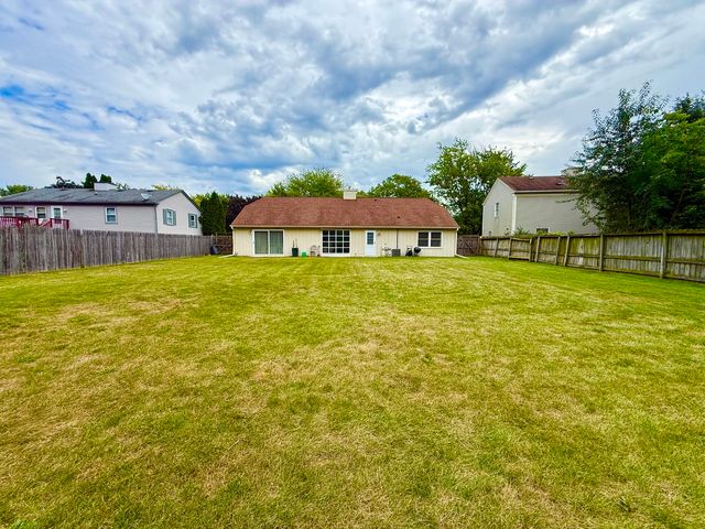 319 Boulder Hill Pass, Oswego, IL 60543