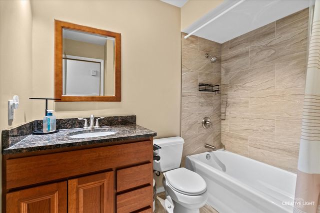 319 Boulder Hill Pass, Oswego, IL 60543