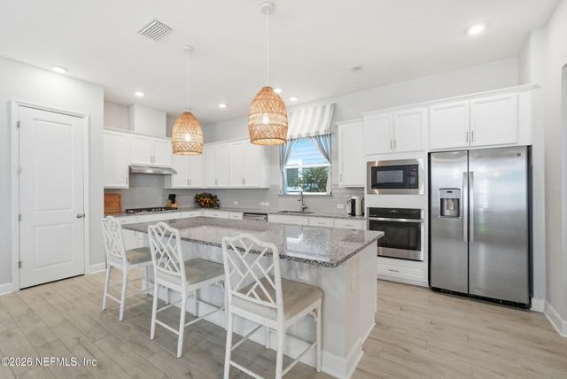 185 PARK CENTER Avenue, Ponte Vedra, FL 32081