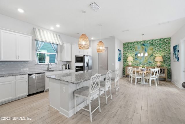 185 PARK CENTER Avenue, Ponte Vedra, FL 32081