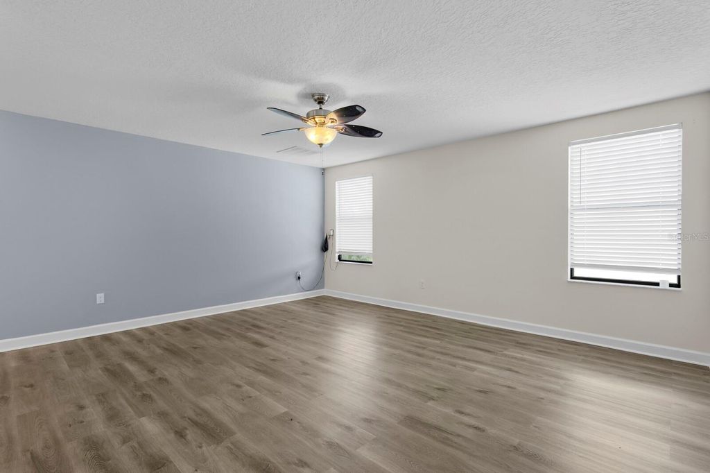 Image 18 of property listing at 19415 PADDOCK VIEW DRIVE, Tampa, FL 33647