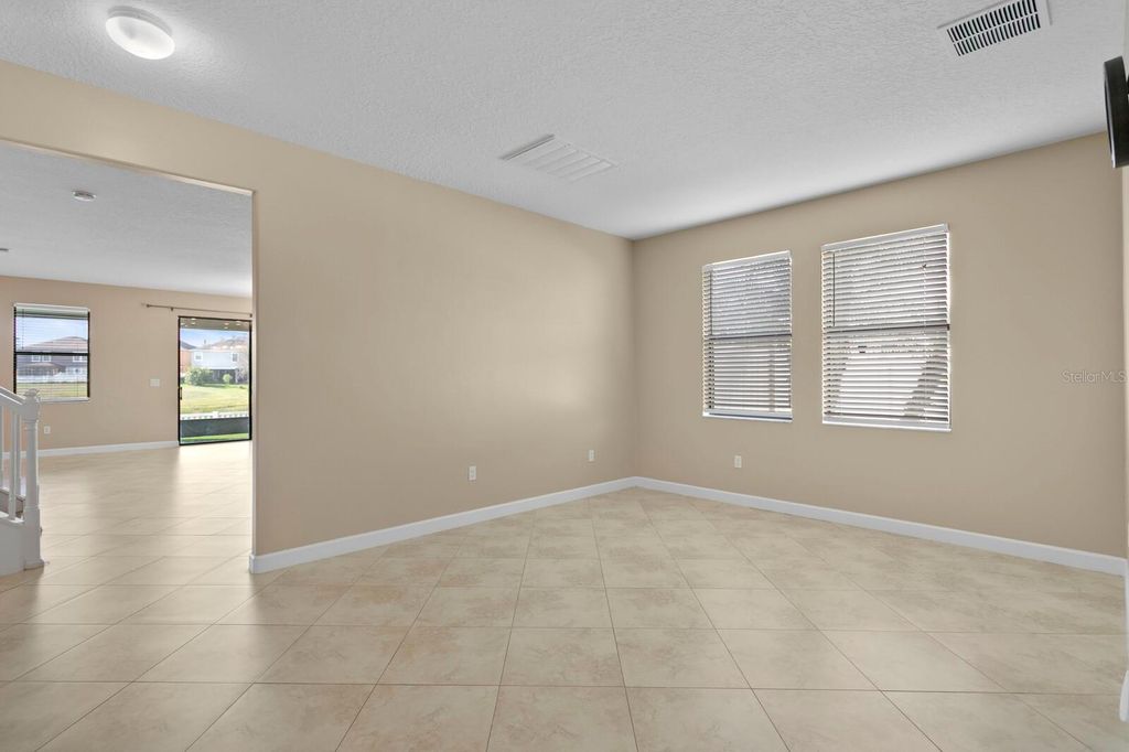 Image 4 of property listing at 19415 PADDOCK VIEW DRIVE, Tampa, FL 33647