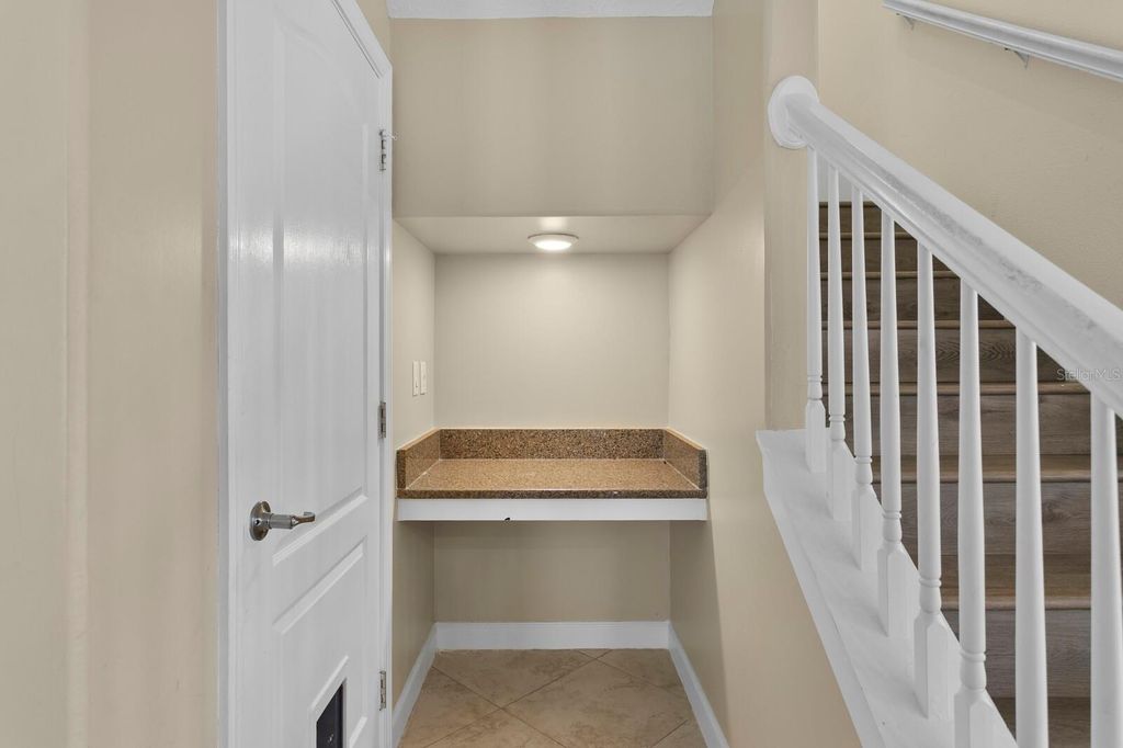 Image 35 of property listing at 19415 PADDOCK VIEW DRIVE, Tampa, FL 33647